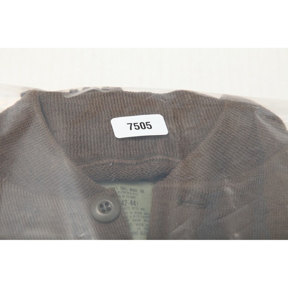 Vintage USGI Military Sweater Mens Large Brown 100% Wool Henley Pullover 90s - Picture 9 of 9